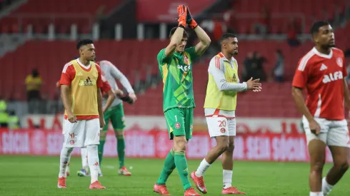 Internacional vem pressionado para o Gre-Nal 448.