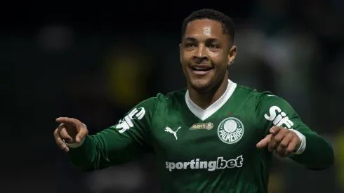 SP – SAO PAULO – 13/09/2025 – BRASILEIRO A 2025, PALMEIRAS X INTERNACIONAL – Vitor Roque jogador do Palmeiras comemora seu gol durante partida contra o Internacional no estadio Arena Allianz Parque pelo campeonato Brasileiro A 2025. Foto: Anderson Romao/AGIF