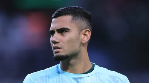 SP – SAO PAULO – 13/09/2025 – BRASILEIRO A 2025, PALMEIRAS X INTERNACIONAL – Andreas Pereira jogador do Palmeiras durante aquecimento antes da partida contra o Internacional no estadio Arena Allianz Parque pelo campeonato Brasileiro A 2025.