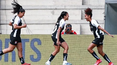 Corinthians faturou os três pontos contra o Santos – Foto: Rebeca Reis/Staff Images Woman/CBF