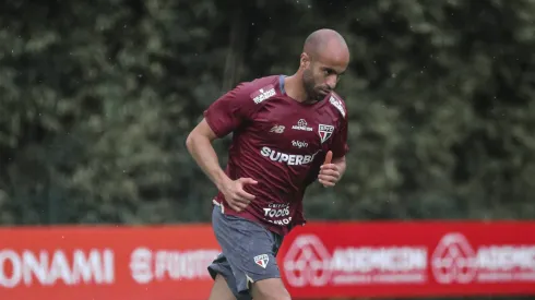 Lucas Moura no treino – Foto: Erico Leonan / São Paulo FC