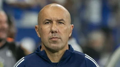 MG – BELO HORIZONTE – 21/09/2025 – BRASILEIRO A 2025, CRUZEIRO X BRAGANTINO – Leonardo Jardim tecnico do Cruzeiro durante partida contra o Bragantino no estadio Mineirao pelo campeonato Brasileiro A 2025. Foto: Fernando Moreno/AGIF