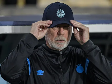 Mano Menezes responde sobre Renato e diz não temer saída