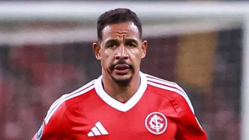 Fernando, ex-meio-campista do Internacional