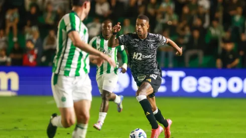 Caio Paulista jogador do Atlético-MG durante partida contra o Juventude – Foto: Luiz Erbes/AGIF