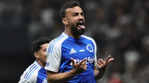 Fabricío Bruno quer vencer seu ex-clube para continuar na briga pelo título