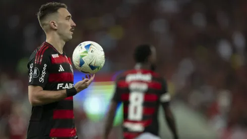 Leo Ortiz, jogador do Flamengo, durante partida contra o LDU no estadio Maracana pelo campeonato Copa Libertadores 2025. Foto: Jorge Rodrigues/AGIF