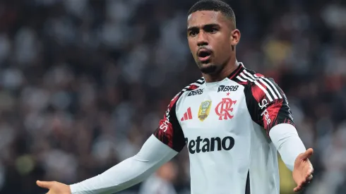 SP – SAO PAULO – 28/09/2025 – BRASILEIRO A 2025, CORINTHIANS X FLAMENGO – Samuel Lino jogador do Flamengo durante partida contra o Corinthians no estadio Arena Corinthians pelo campeonato Brasileiro A 2025. Foto: Ettore Chiereguini/AGIF