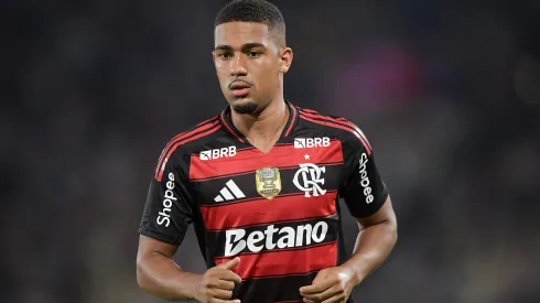 RJ – RIO DE JANEIRO – 21/09/2025 – BRASILEIRO A 2025, FLAMENGO X VASCO – Samuel Lino jogador do Flamengo durante partida contra o Vasco no estadio Maracana pelo campeonato Brasileiro A 2025. Foto: Thiago Ribeiro/AGIF