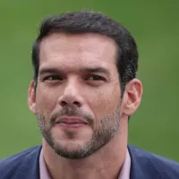 CBF quer acabar com ‘micropênaltis’ e deve colocar apenas árbitros FIFA na cabine do VAR