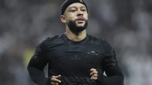 Memphis Depay em ação pelo Corinthians. Foto: Alexandre Schneider/Getty Images
