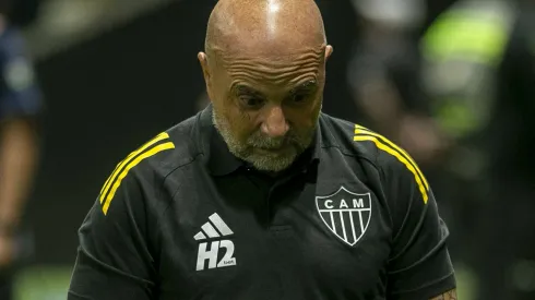 Sampaoli tecnico do Atletico-MG durante partida contra o Juventude no estadio Arena MRV pelo campeonato Brasileiro A 2025. Foto: Fernando Moreno/AGIF