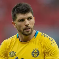 Mano Menezes toma decisão envolvendo volta de Tiago Volpi ao Grêmio e data de retorno será contra o SPFC