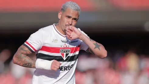 Luciano jogador do São Paulo comemora seu gol durante partida contra o Palmeiras – Foto: Ettore Chiereguini/AGIF