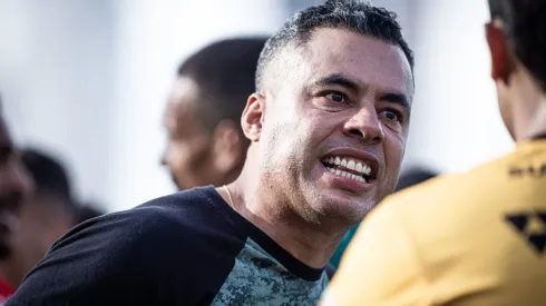 Treinador deu a sua opinião – Foto: Isabela Azine/AGIF.