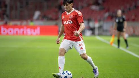 Alexandro Bernabei jogador do Internacional durante partida contra o Fortaleza no estadio Beira-Rio pelo campeonato Brasileiro A 2025. Foto: Maxi Franzoi/AGIF