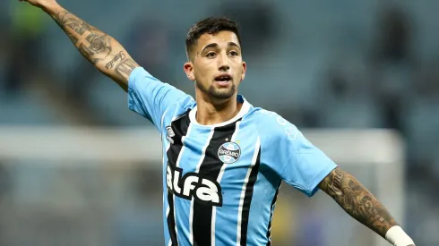 Cristian Olivera, meia-atacante do Grêmio em partida pelo campeonato brasileiro