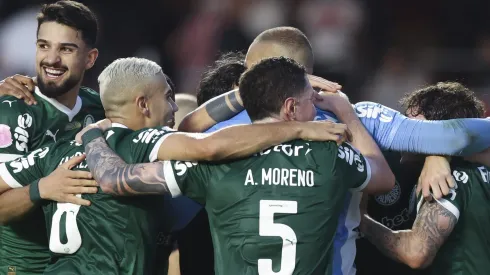 Elenco do Palmeiras em partida pelo campeonato brasileiro (Foto: Alexandre Schneider/Getty Images)