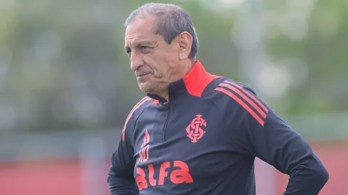 Ramón Díaz em trabalho no CT Parque do Gigante