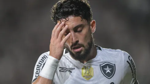 Lateral deu a sua opinião – Foto: Thiago Ribeiro/AGIF.