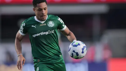 SP – SAO PAULO – 05/10/2025 – BRASILEIRO A 2025, SAO PAULO X PALMEIRAS – Vitor Roque jogador do Palmeiras durante partida contra o Sao Paulo no estadio Morumbi pelo campeonato Brasileiro A 2025. Foto: Ettore Chiereguini/AGIF