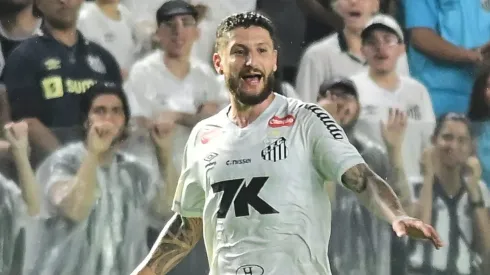 Ze Rafael jogador do Santos – Foto: Jota Erre/AGIF