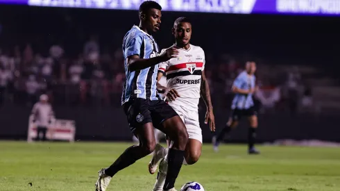 SP – SAO PAULO – 17/05/2025 – BRASILEIRO A 2025, SAO PAULO X GREMIO – Jemerson jogador do Gremio durante partida contra o Sao Paulo no estadio Morumbi pelo campeonato Brasileiro A 2025. Foto: Fabio Giannelli/AGIF