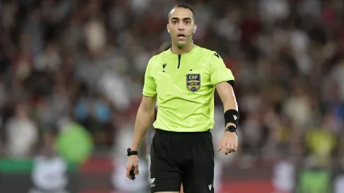 Árbitro Davi De Oliveira Lacerda durante partida entre Fluminense e Atletico-MG no estadio Maracana pelo campeonato Brasileiro A 2025. Foto: Thiago Ribeiro/AGIF