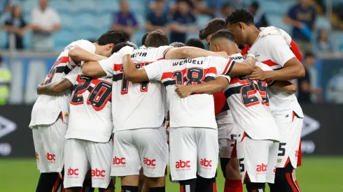 Equipe reunida antes do jogo contra o Imortal