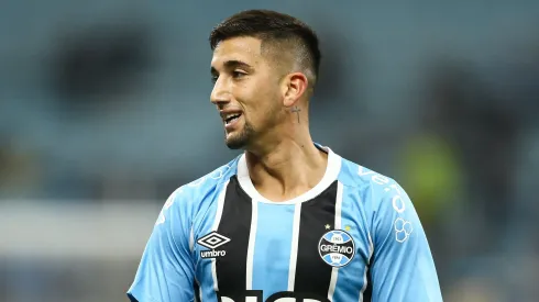 PORTO ALEGRE, BRAZIL – JUNE 12: Cristian Olivera of Gremio reacts during the match between Gremio and Corinthians as part of Brasileirao 2025 at Arena do Gremio on June 12, 2025 in Porto Alegre, Brazil. (Photo by Pedro H. Tesch/Getty Images)
