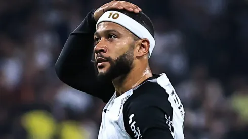SP – SAO PAULO – 06/05/2025 – COPA SUL-AMERICANA 2025, CORINTHIANS X AMERICA DE CALI – Memphis Depay jogador do Corinthians durante partida contra o America de Cali no estadio Arena Corinthians pelo campeonato Copa Sul-americana 2025. Foto: Fabio Giannelli/AGIF