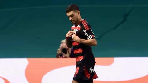 Arrascaeta jogador do Flamengo comemora seu gol durante partida contra o Palmeiras no estadio Arena Allianz Parque pelo campeonato Brasileiro A 2025. Foto: Marcello Zambrana/AGIF