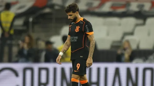 Yuri Alberto, atacante do Corinthians em partida pelo campeonato brasileiro (Foto: Miguel Schincariol/Getty Images)
