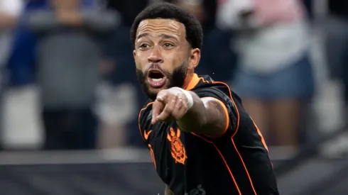 SP – SAO PAULO – 18/10/2025 – BRASILEIRO A 2025, CORINTHIANS X ATLETICO-MG – Memphis Depay jogador do Corinthians lamenta durante partida contra o Atletico-MG no estadio Arena Corinthians pelo campeonato Brasileiro A 2025. Foto: Joisel Amaral/AGIF