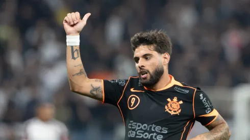 Yuri Alberto comemorou a vitória do Corinthians. Foto: Joisel Amaral/AGIF