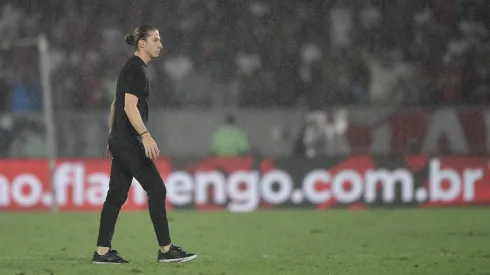 Filipe Luís técnico do Flamengo durante partida contra o Palmeiras – Foto: Thiago Ribeiro/AGIF