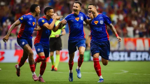 Bahia comemora gol na goleada por 4 a 0 sobre o Grêmio