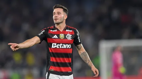 RJ – RIO DE JANEIRO – 21/09/2025 – BRASILEIRO A 2025, FLAMENGO X VASCO – Saul jogador do Flamengo durante partida contra o Vasco no estadio Maracana pelo campeonato Brasileiro A 2025. Foto: Thiago Ribeiro/AGIF