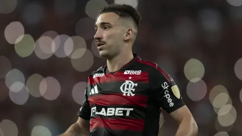 Léo Ortiz intensifica recuperação com tratamento também em casa para tornozelo