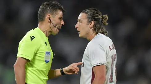 Canobbio não gostou de provocação de Rayan e quase partiu para cima de jogador do Vasco