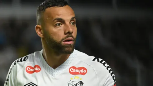 Guilherme não vive bom momento no Santos – Foto: Jota Erre/AGIF