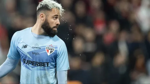 PR – CURITIBA – 06/08/2025 – COPA DO BRASIL 2025, ATHLETICO-PR X SAO PAULO – Jandrei jogador do Sao Paulo durante partida contra o Athletico-PR no estadio Arena da Baixada pelo campeonato Copa Do Brasil 2025. Foto: Hedeson Alves/AGIF