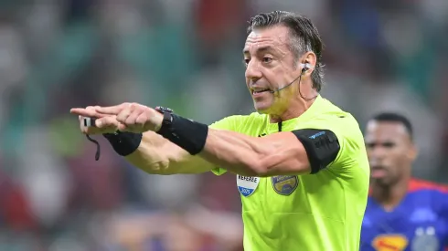 BA – SALVADOR – 19/10/2025 – BRASILEIRO A 2025, BAHIA X GREMIO – O arbitro Raphael Klaus durante partida entre Bahia e Gremio no estadio Arena Fonte Nova pelo campeonato Brasileiro A 2025. Foto: Jhony Pinho/AGIF