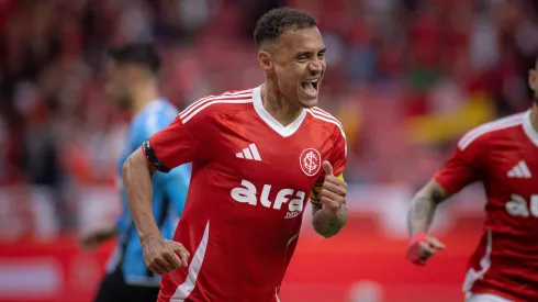 Alan Patrick jogador do Internacional comemora seu gol durante partida contra o Grêmio – Foto: Maxi Franzoi/AGIF
