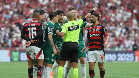 Atletas do Palmeiras durante o jogo com o Flamengo. Photo by Wagner Meier/Getty Images