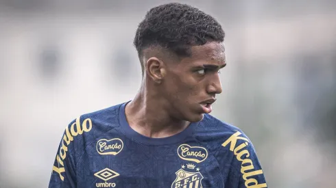 Souza chama atenção da comissão técnica e acirra disputa na lateral do Santos — Foto FlickrSantosFC