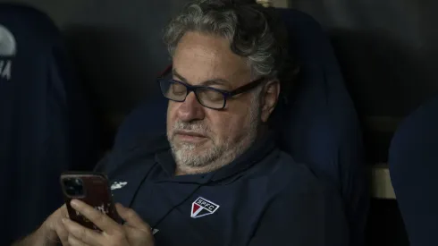 RJ – RIO DE JANEIRO – 17/04/2024 – BRASILEIRO A 2024, FLAMENGO X SAO PAULO – Julio Casares presidente do Sao Paulo antes da partida contra o Flamengo no estadio Maracana pelo campeonato Brasileiro A 2024. Foto: Jorge Rodrigues/AGIF