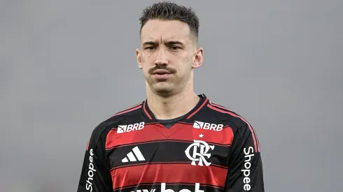 Léo Ortiz se recuperou, mas, com dores, ficou apenas no banco de reservas