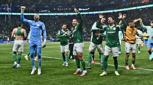 SP – SAO PAULO – 24/09/2025 – COPA LIBERTADORES 2025, PALMEIRAS X RIVER PLATE – jogadores do Palmeiras comemoram vitoria durante partida contra o River Plate no estadio Arena Allianz Parque pelo campeonato Copa Libertadores 2025. Foto: Alan Morici/AGIF