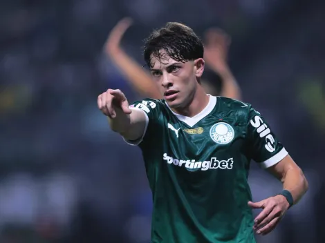 Giay leva soco no rosto em derrota do Palmeiras, mas árbitro não expulsa jogador da LDU